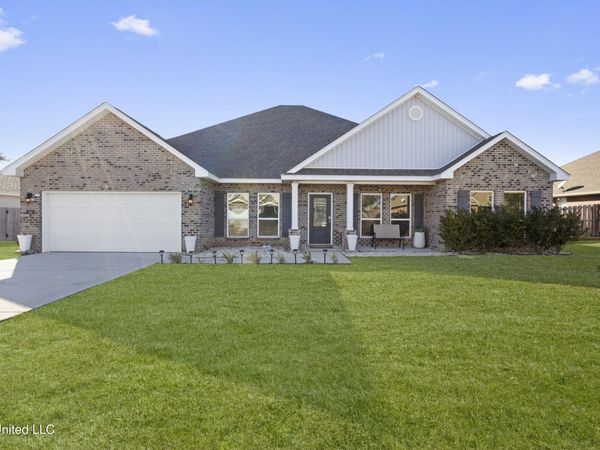 144 Saltmeadow Circle, Ocean Springs, MS 39564