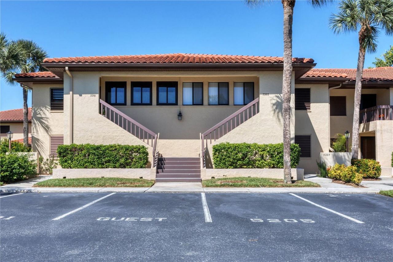 5205 Lake Village Drive, Unit 16, Sarasota, FL 34235 Photo