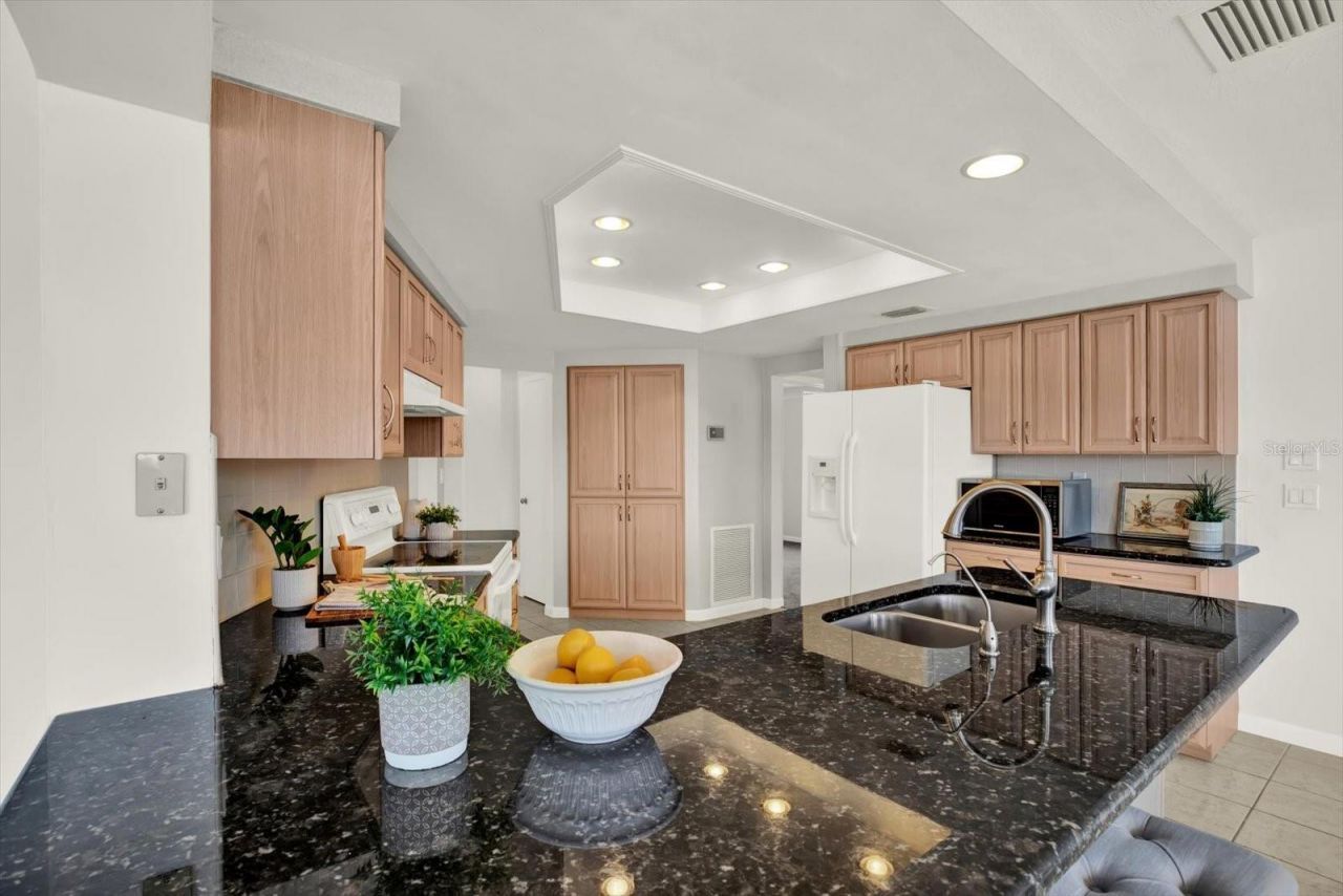 5675 Bayview Drive, Seminole, FL 33772 Photo