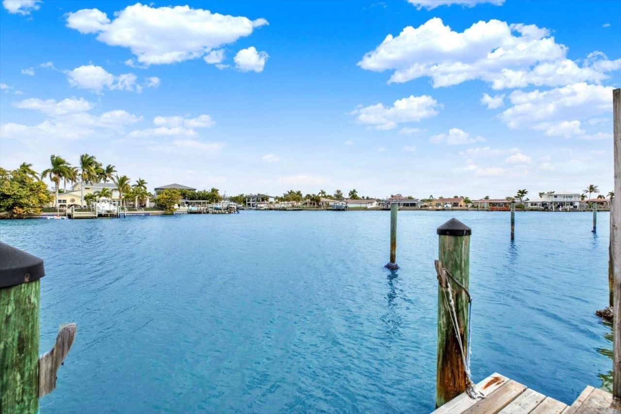 5675 Bayview Drive, Seminole, FL 33772 Photo