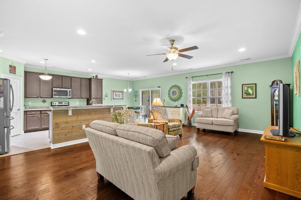 191 Belclare Way Photo 4