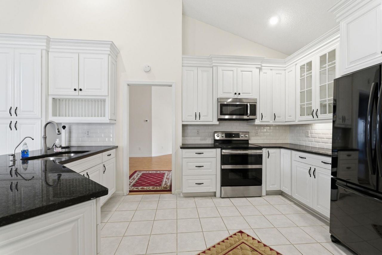 101 Hickory Dr. Photo 10