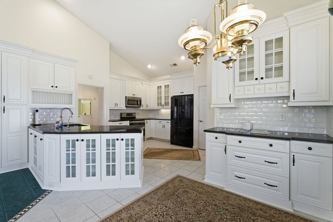 101 Hickory Dr. Photo 12