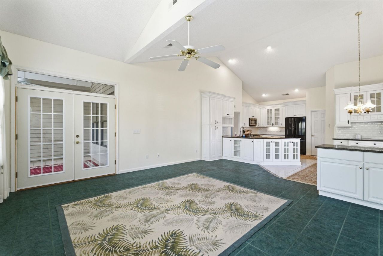 101 Hickory Dr. Photo 13