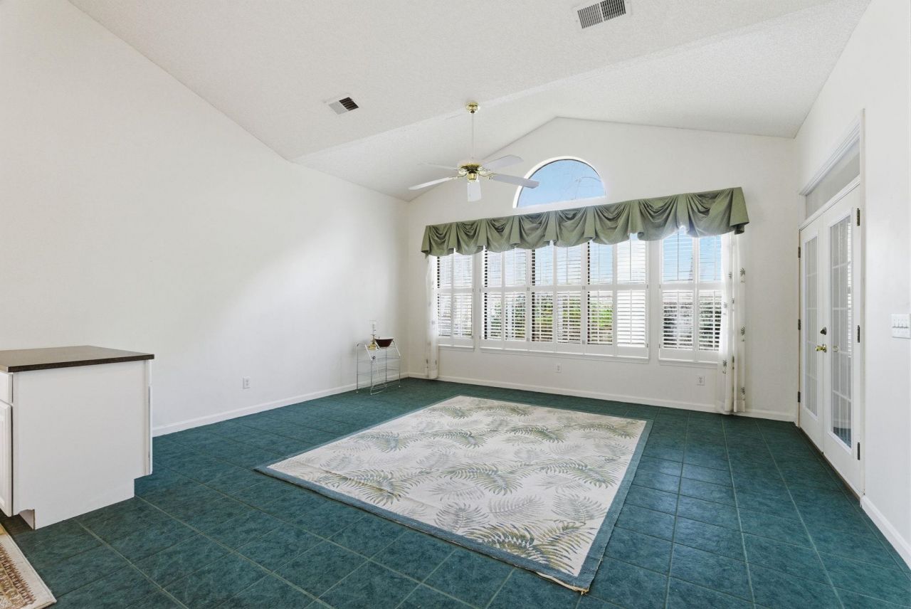 101 Hickory Dr. Photo 15