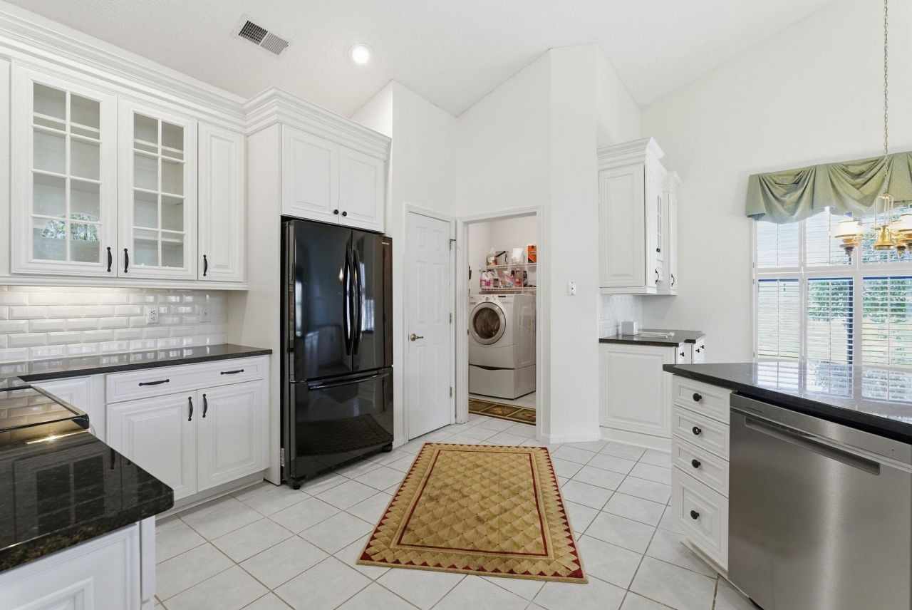 101 Hickory Dr. Photo 16