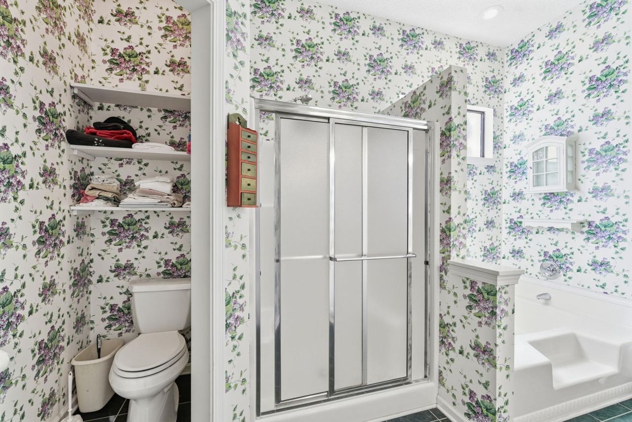 101 Hickory Dr. Photo 24