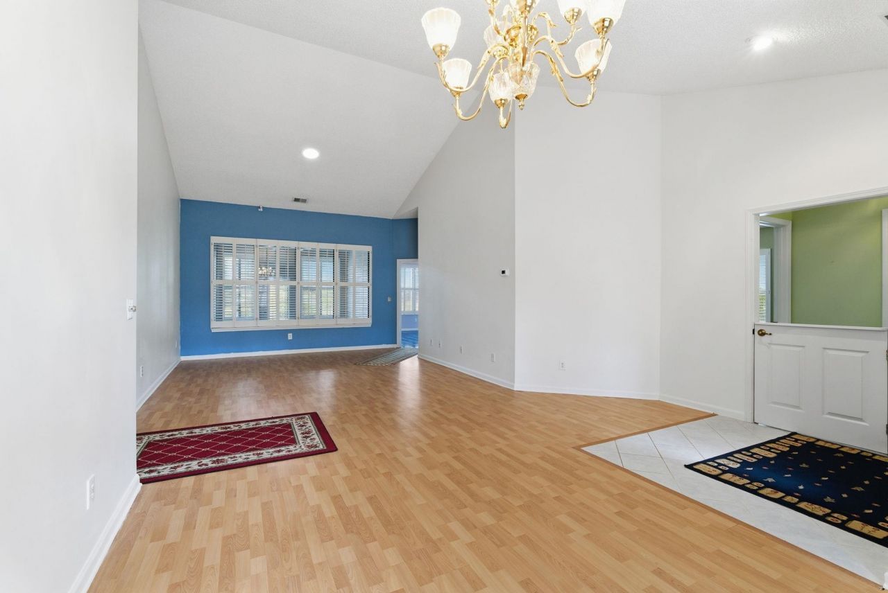 101 Hickory Dr. Photo 7