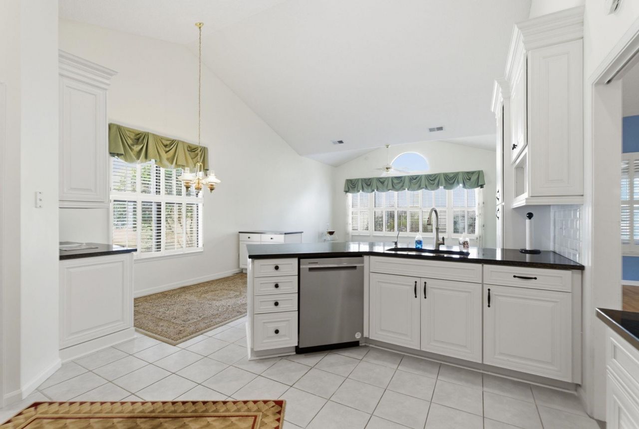 101 Hickory Dr. Photo 9