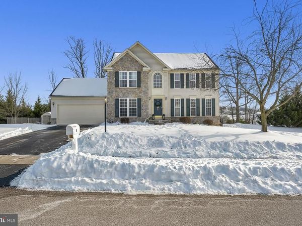 6 NACE DRIVE, HANOVER, PA 17331