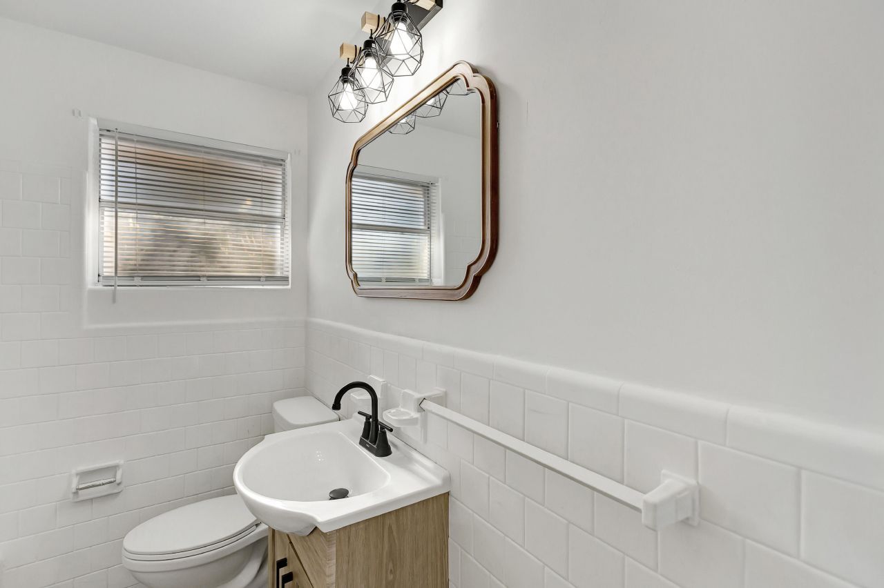 1639 Memminger Avenue Photo 11