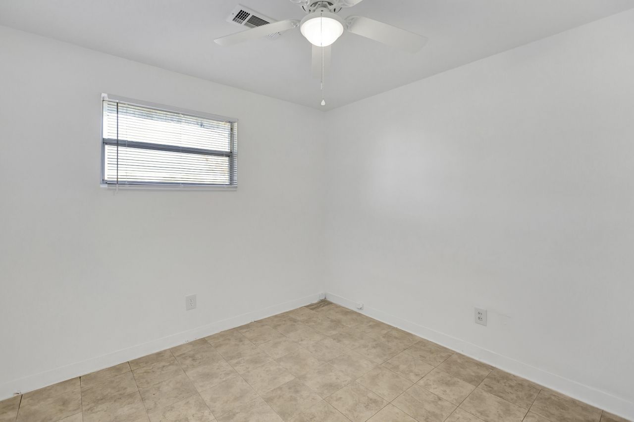 1639 Memminger Avenue Photo 16