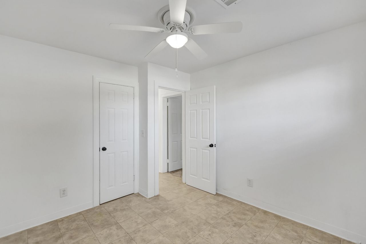 1639 Memminger Avenue Photo 17