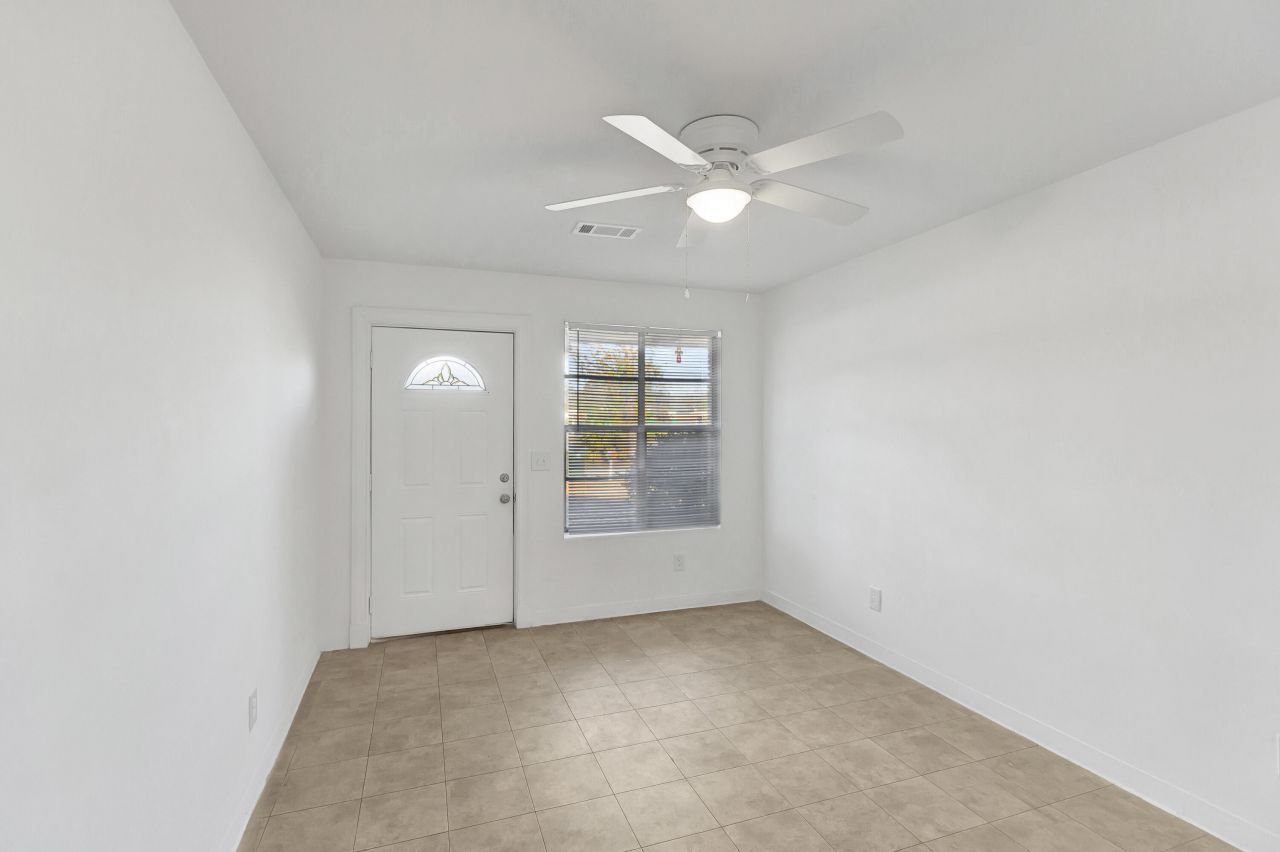 1639 Memminger Avenue Photo 4