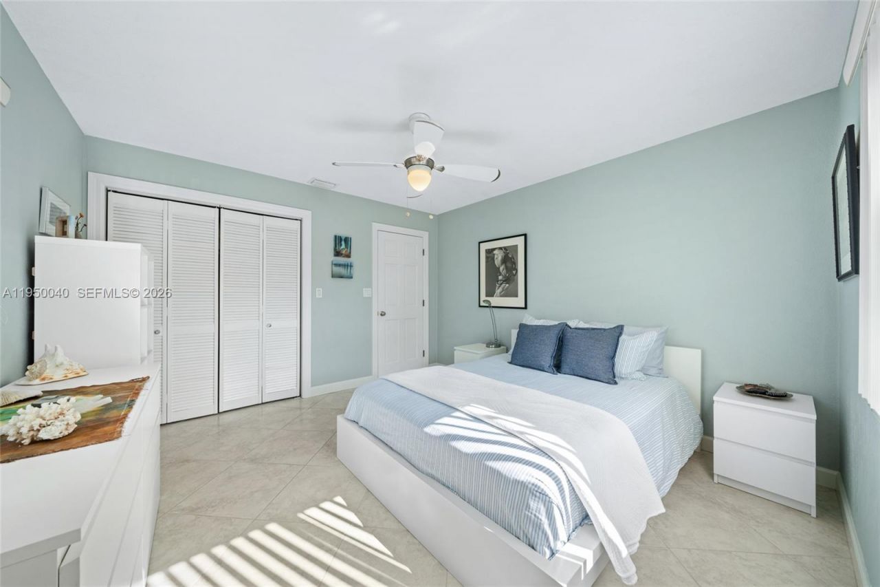 208 NE 4th St, Hallandale Beach, FL 33009 Photo