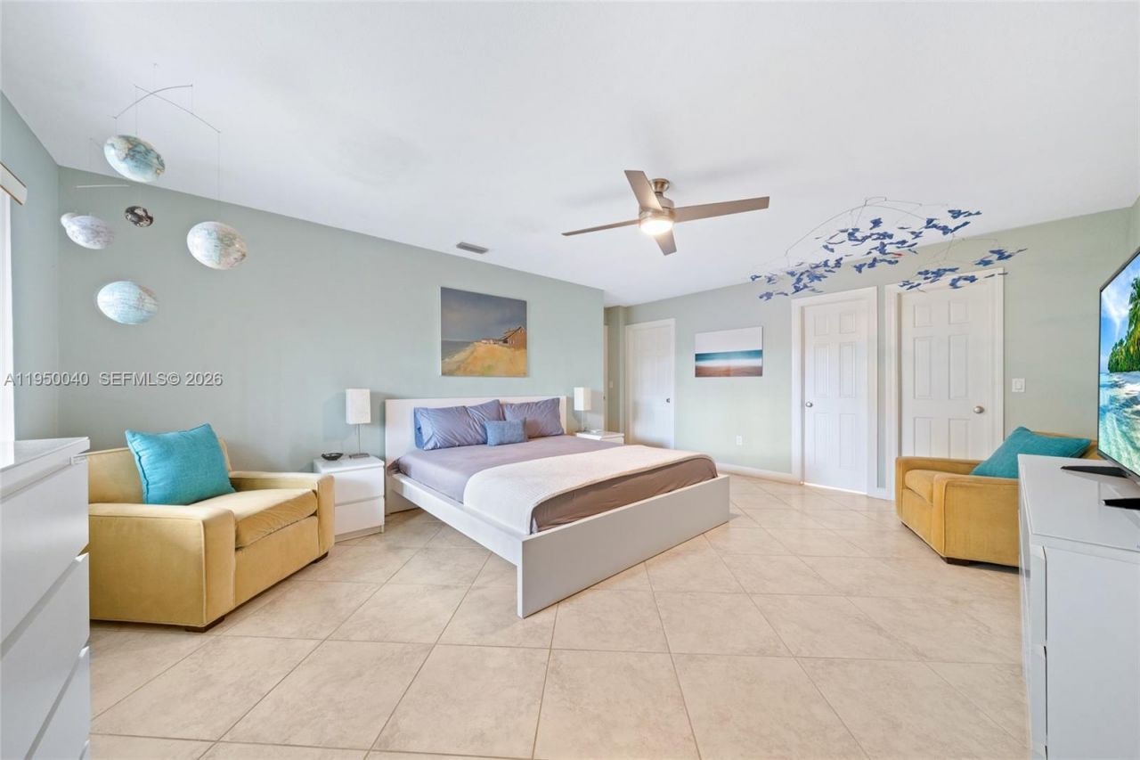 208 NE 4th St, Hallandale Beach, FL 33009 Photo