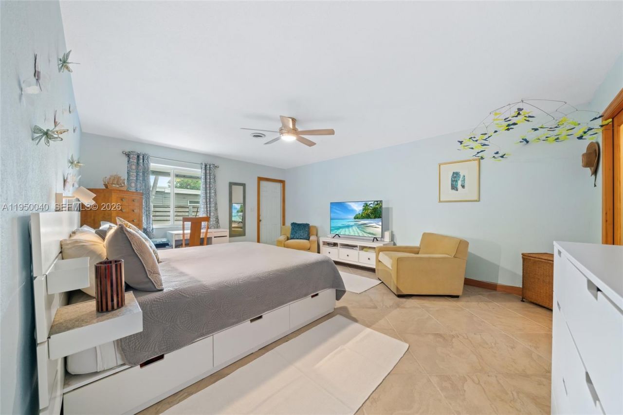 208 NE 4th St, Hallandale Beach, FL 33009 Photo