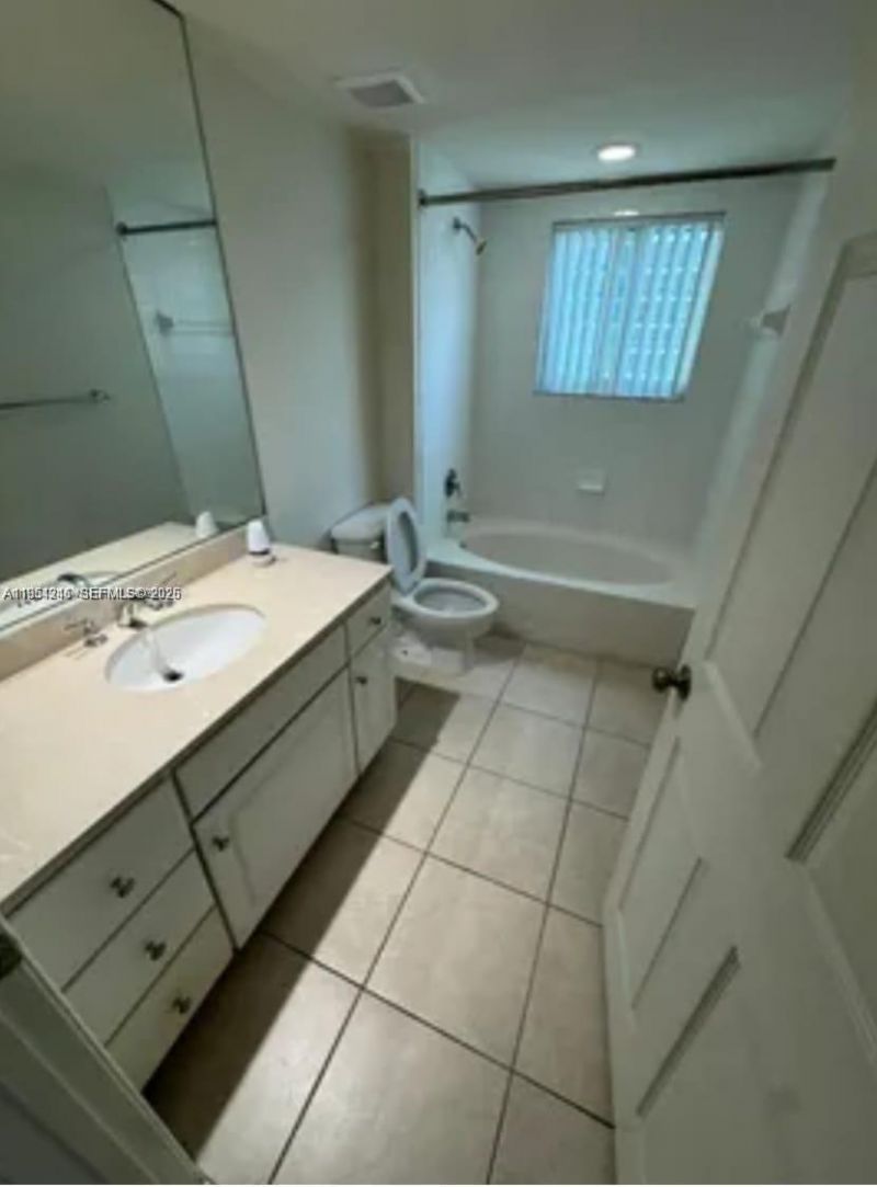 2000 N Bayshore Dr , Unit 801, Miami, FL 33137 Photo