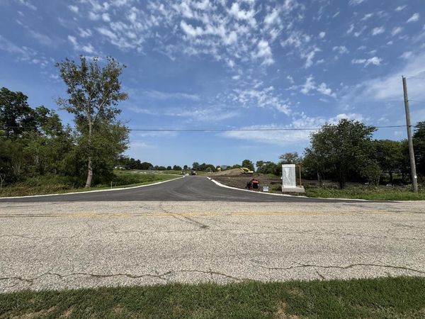Lt1 LEO LANE, Big Bend, WI 53103