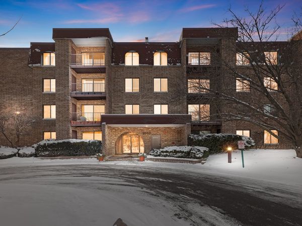 2050 Valencia Drive, Unit 300C, Northbrook, IL 60062