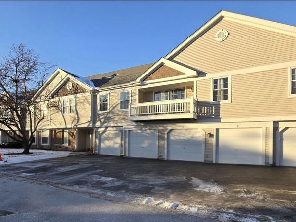 1241 Ballantrae Place, Unit E, Mundelein, IL 60060