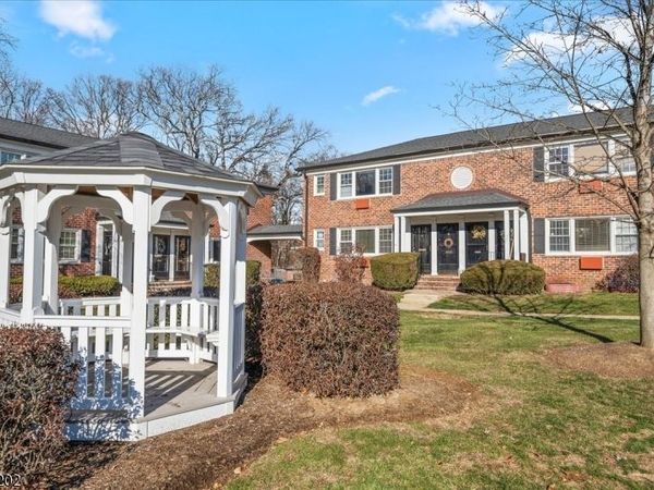 218 Pitney Pl, Morris, NJ 07960