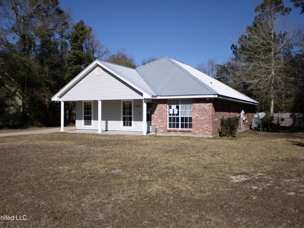 908 Edna Street, Waveland, MS 39576