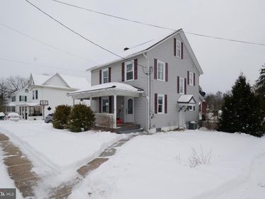 127 E AARON SQUARE, AARONSBURG, PA 16820