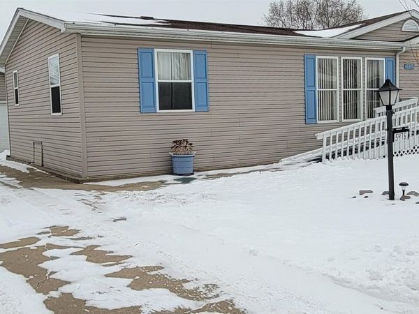 5476 Ebonywood Lane, ROSCOE, IL 61073