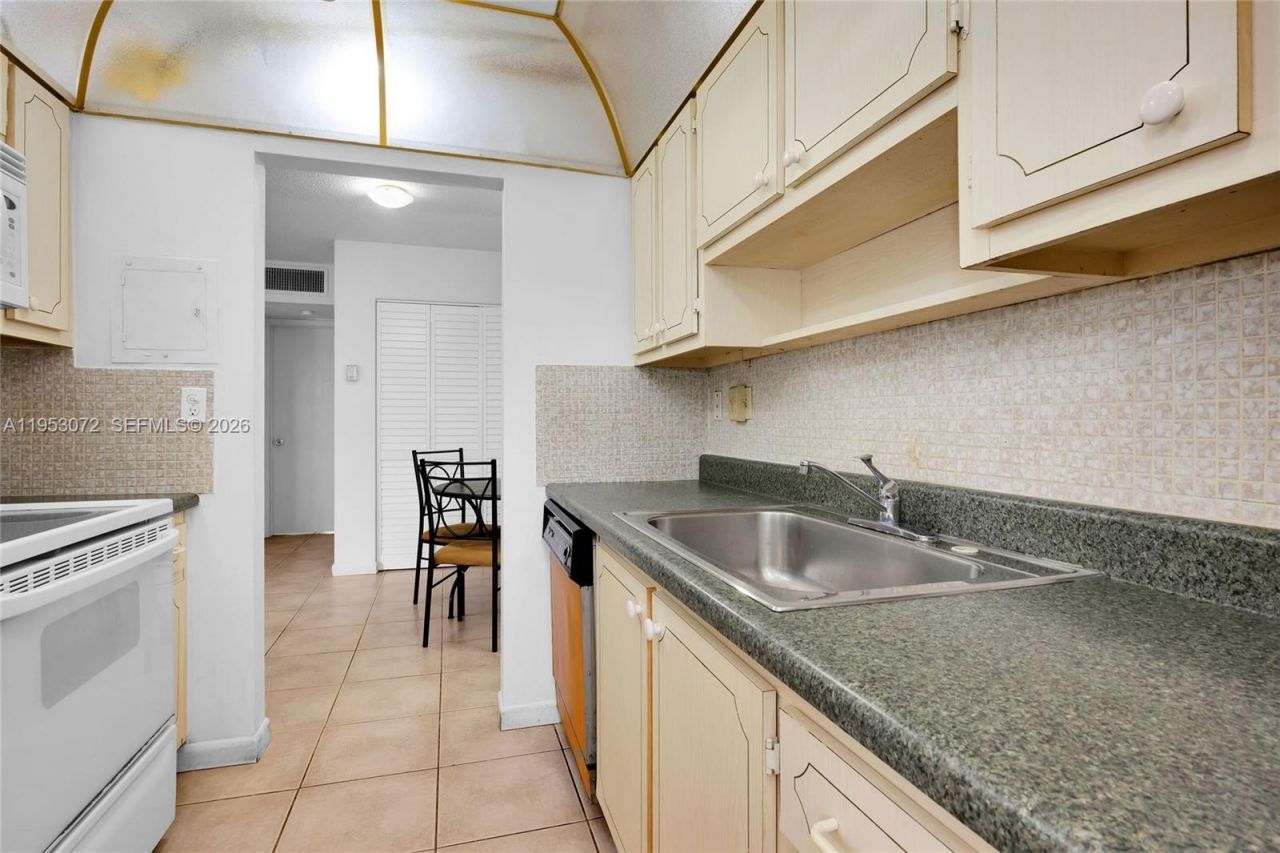 12590 NE 16th Ave , Unit 208, North Miami, FL 33161 Photo