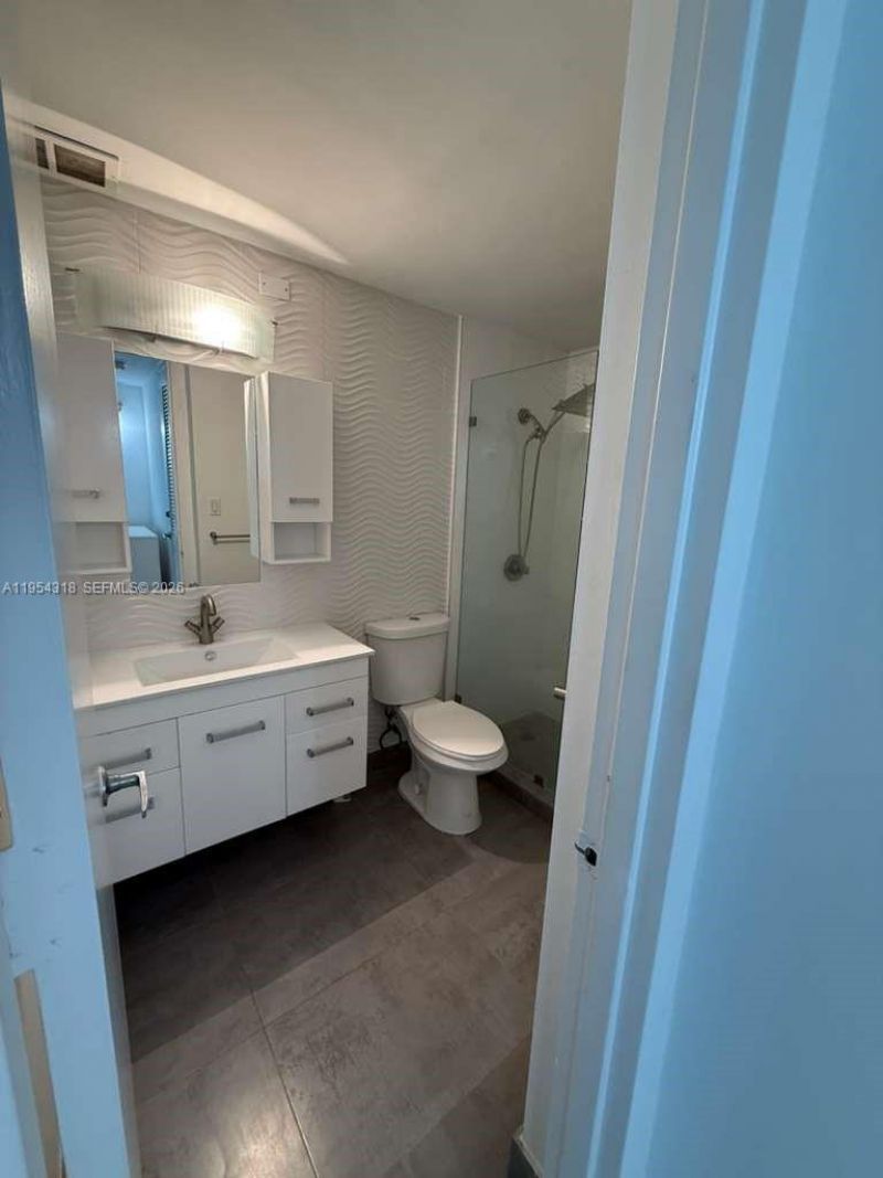 5055 Collins Ave, Unit 12B, Miami Beach, FL 33140 Photo