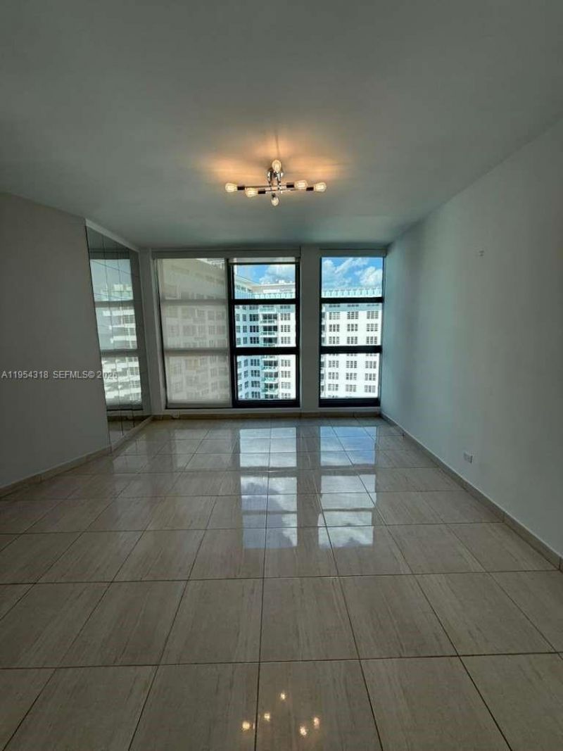5055 Collins Ave, Unit 12B, Miami Beach, FL 33140 Photo