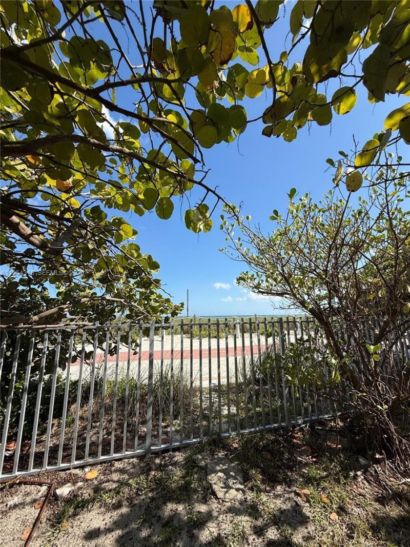 5055 Collins Ave, Unit 12B, Miami Beach, FL 33140 Photo