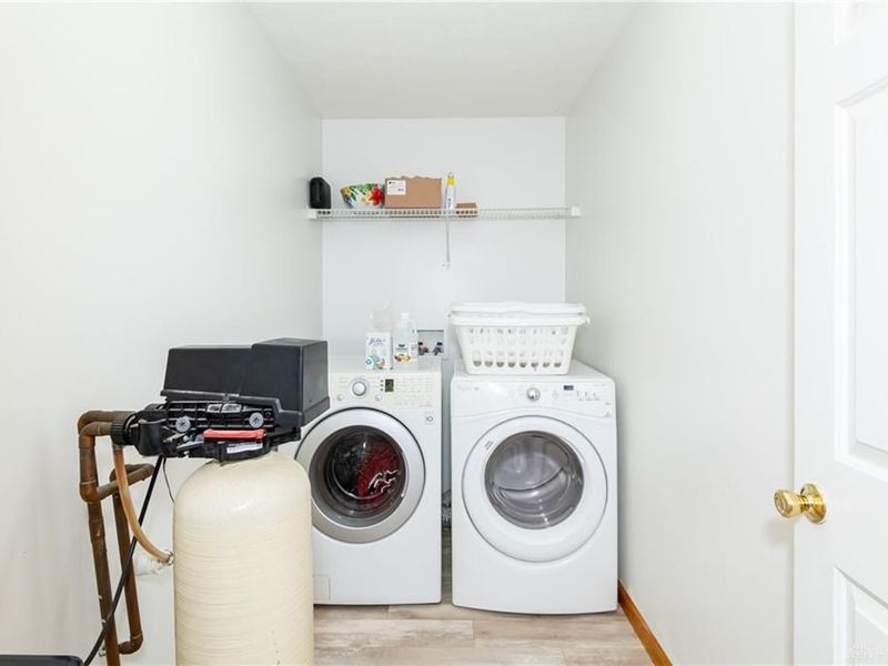 108 Esther Drive, Lewisburg, OH 45338 Photo 27