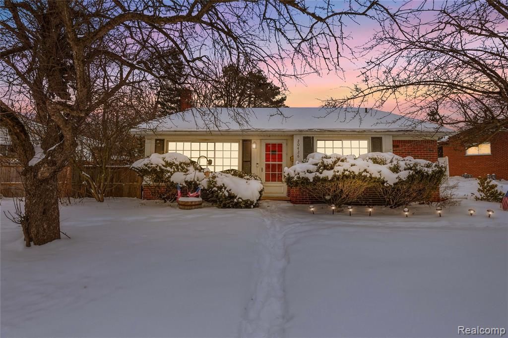 20426 Maplewood Street, Livonia, MI 48152 Main Photo