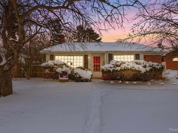 20426 Maplewood Street, Livonia, MI 48152