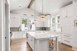 452 Morrison Street photo 4