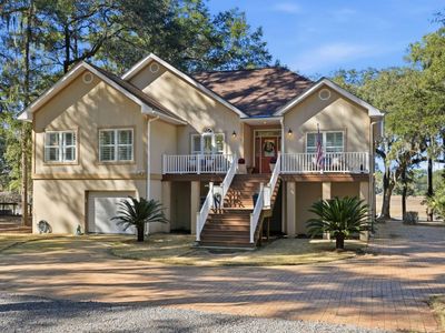 8448 Chisolm Plantation Road, Edisto Island, SC 29438