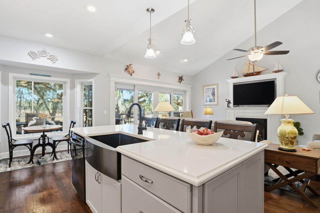 8448 Chisolm Plantation Road Photo 22