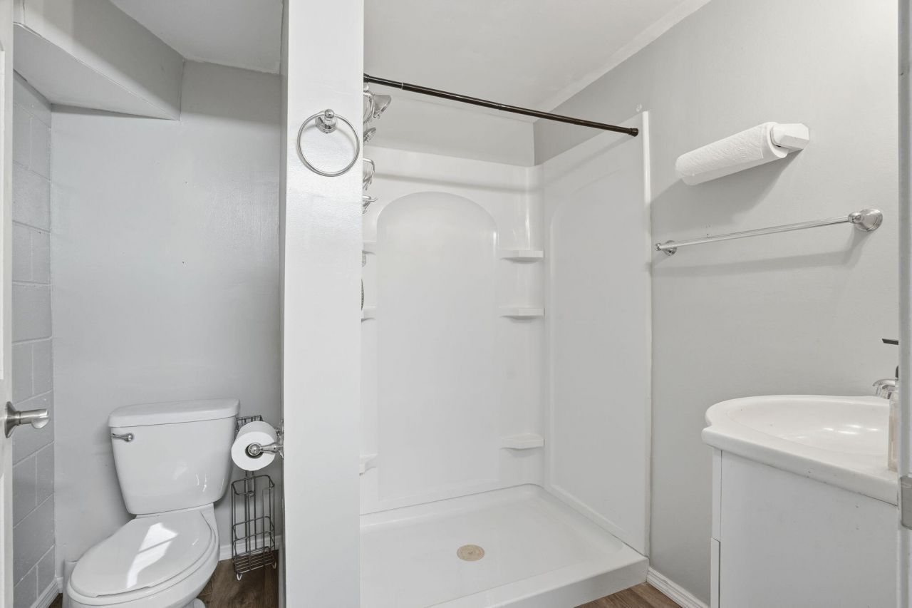 8448 Chisolm Plantation Road Photo 38