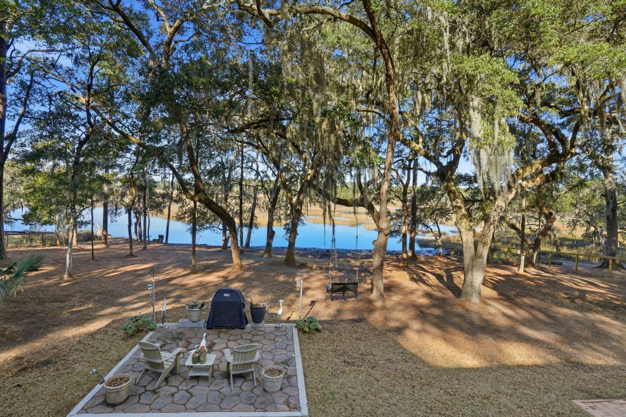 8448 Chisolm Plantation Road Photo 4