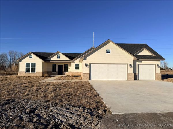 245 W 481 Road , Pryor, OK 74361