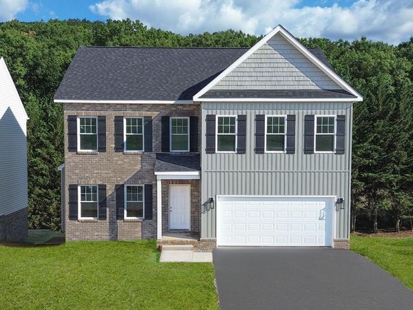 2824 Russlen DR, Salem, VA 24153