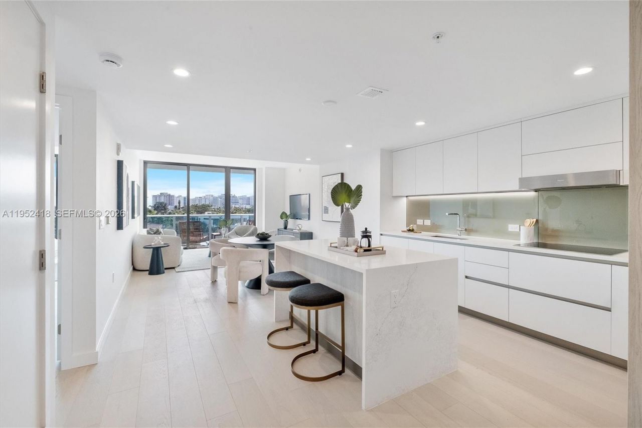 9221 E Bay Harbor, Unit 509, Bay Harbor Islands, FL 33154 Photo