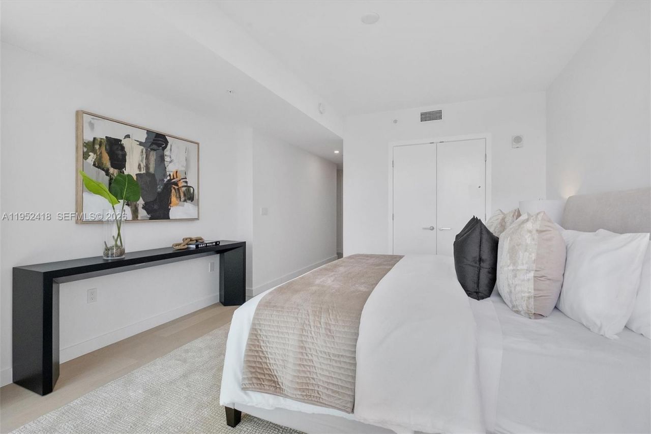 9221 E Bay Harbor, Unit 509, Bay Harbor Islands, FL 33154 Photo