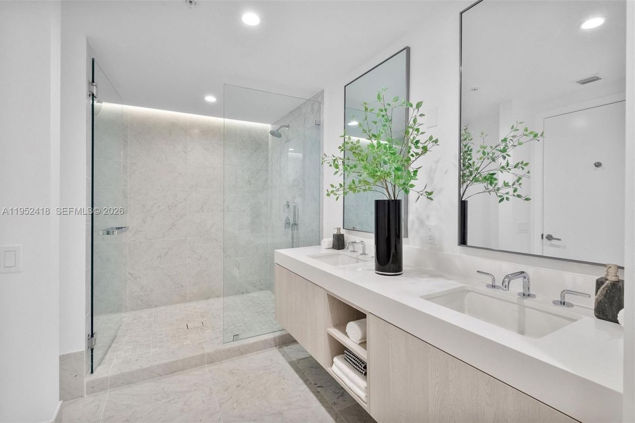 9221 E Bay Harbor, Unit 509, Bay Harbor Islands, FL 33154 Photo