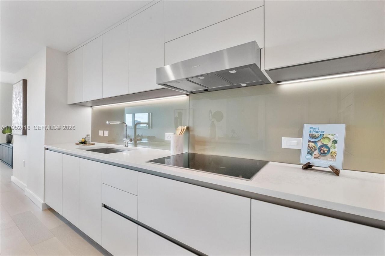 9221 E Bay Harbor, Unit 509, Bay Harbor Islands, FL 33154 Photo