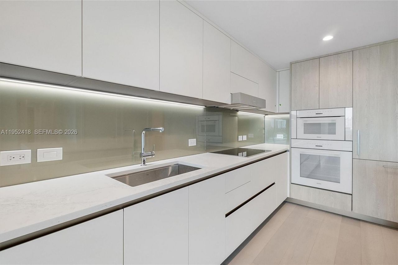 9221 E Bay Harbor, Unit 509, Bay Harbor Islands, FL 33154 Photo