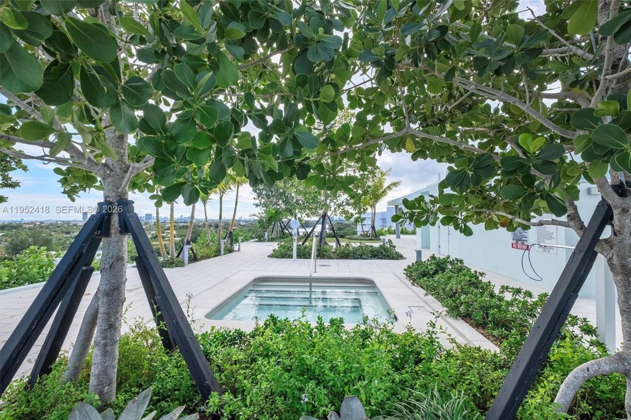 9221 E Bay Harbor, Unit 509, Bay Harbor Islands, FL 33154 Photo