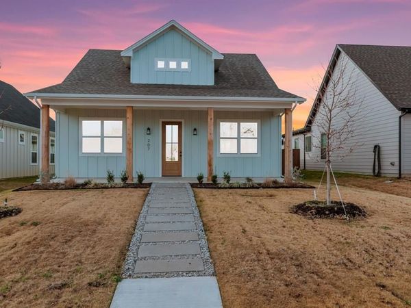 207 W 7th Street, Justin, TX 76247